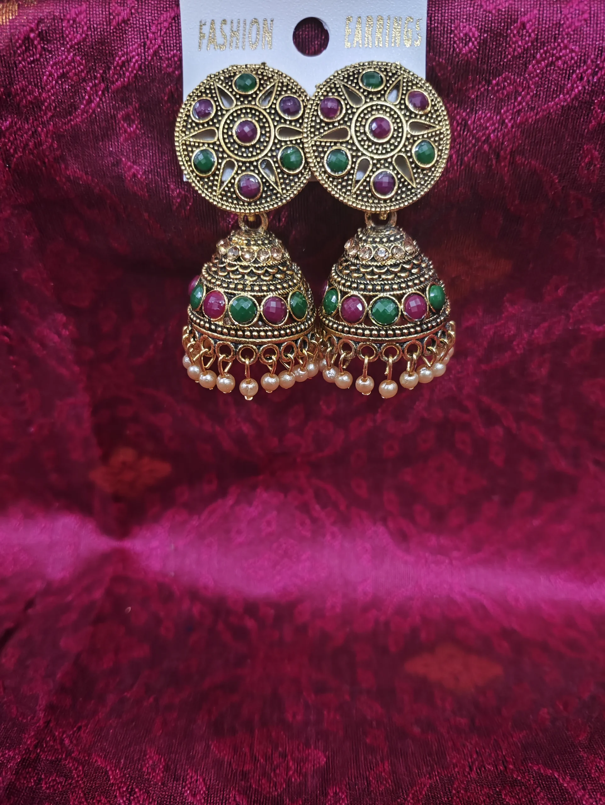 A shimmering set with iridescent pear-cut stones and teardrop pearl accents. Shimmering set with iridescent pear cut stones - Image 1